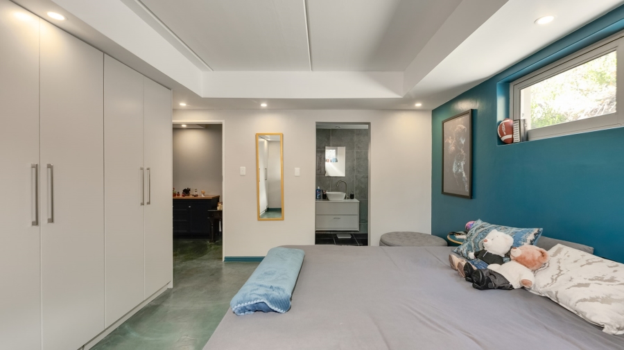 5 Bedroom Property for Sale in Agulhas Western Cape